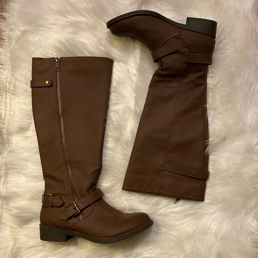 Brown Brash boots 👢